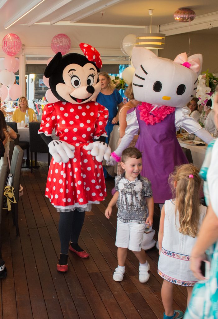 Minnie et Hello Kitty